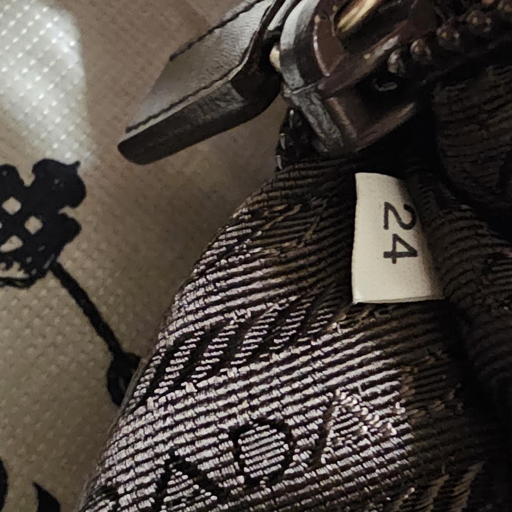 VINTAGE Prada Vitello Frame Bag - Picture 8 of 8